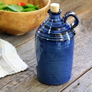 Olive oil cruet – Pottery oil bottle with cork, 800 ml ceramic oil dispenser, Maple syrup jar, Ceramic, Stoneware, Handmade, Wheel thrown