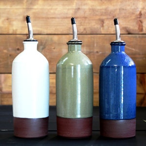 Olive oil cruet – Pottery oil bottle with spout, 575 ml 2 colors ceramic oil dispenser, Vinegar, Ceramic, Stoneware, Handmade, Wheel thrown