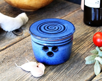 Garlic keeper – Pottery straight garlic holder with flat lid, Garlic lidded jar, Garlic pot, Jar, Ceramic, Stoneware, Handmade, Wheel thrown