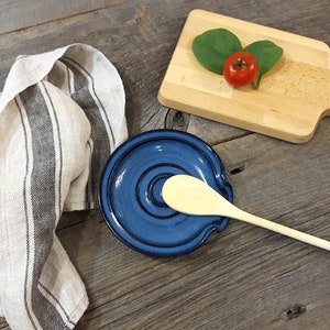 Spoon rest – Pottery spoon rest, Ceramic spoon rest, Pottery dipping dish, Ceramic kitchen tool, Ceramic, Stoneware, Handmade, Wheel thrown