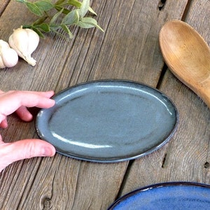 Oval plate – Pottery small oval plate, 10x17 cm plate, Platter, Ring dish, Spoon rest, Soap dish, Ceramic, Stoneware, Handmade, Slab rolled