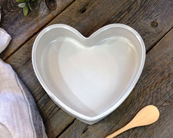 Deep dish – Pottery heart shaped deep dish pie plate, 28 cm casserole dish, Pie pan, Baking dish, Ceramic, Stoneware, Handmade, Wheel thrown