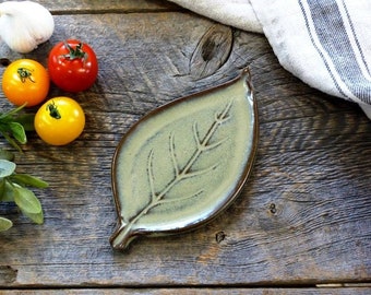 Leaf plate – Pottery leaf plate, 10 x 18 cm plate, Platter, Ring dish, Spoon rest, Soap dish, Ceramic, Stoneware, Handmade, Slab rolled
