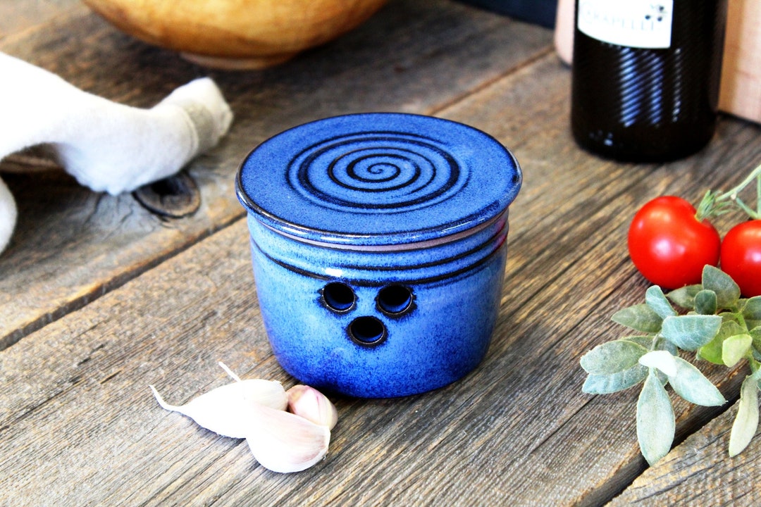 Garlic Keeper Pottery Straight Garlic Holder With Flat Lid, Garlic