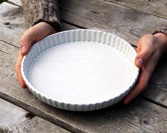 Pie plate – Pottery 23 cm ruffled quiche dish, Pottery tray, Ceramic casserole dish, Baking dish, Ceramic, Stoneware, Handmade, Slab rolled