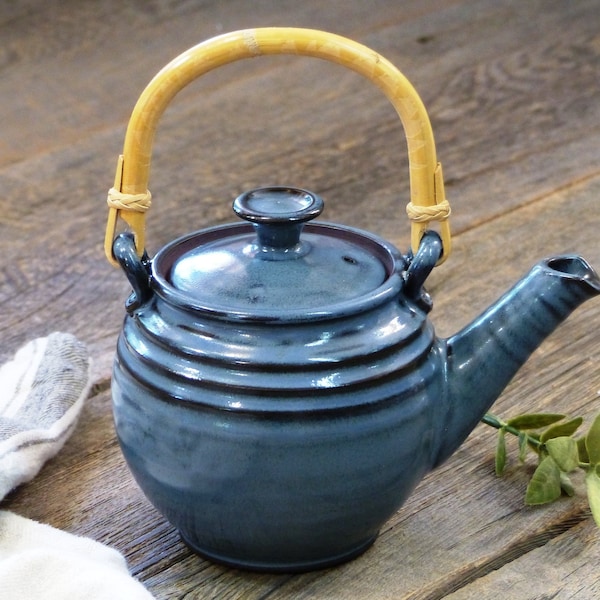 Teapot – Pottery teapot, 1L teapot with bamboo handle, Ceramic teapot with wooden handle, Stoneware, Handmade, Wheel thrown