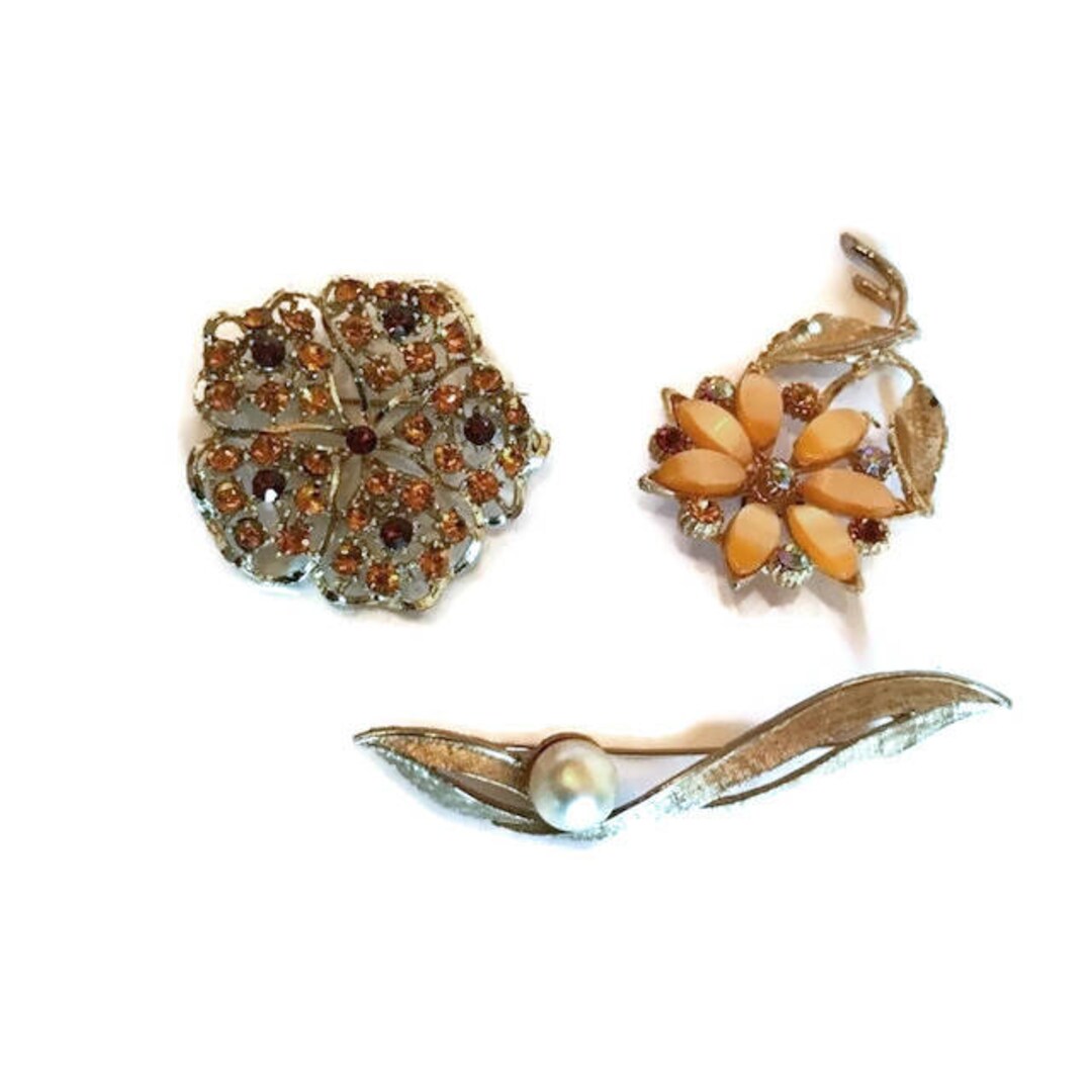 LOT DE 3 belles broches anciennes avec strass / BROOCH EUR 25,00