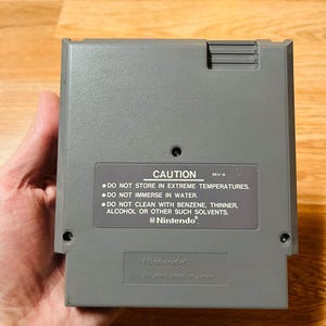 Cartucho de videojuego clásico de acción Nintendo Rambo (NES) de los años 80, original, con tapa antipolvo. ¡Probado! ¡Limpiado! Envío gratis. imagen 4