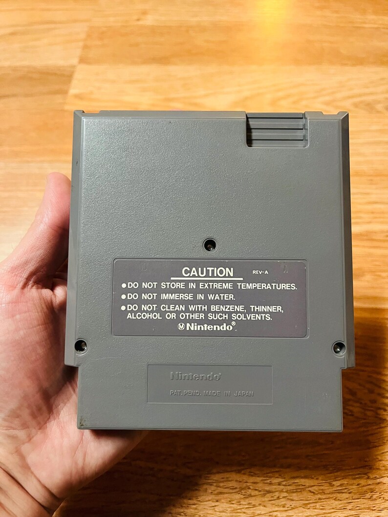 Cartucho de videojuego clásico de acción Nintendo Rambo (NES) de los años 80, original, con tapa antipolvo. ¡Probado! ¡Limpiado! Envío gratis. imagen 4