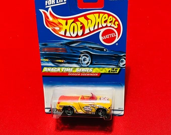 2000 Dodge Sidewinder Hot Wheels Mattel Vintage Yellow Car Snack