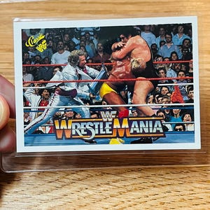 90s WWF Hulk Hogan - Hulkster #35 Classic WWF Wrestling Trading card (EXC) Free Shipping! with a plastic sleeve and Card Saver case.NiceGift