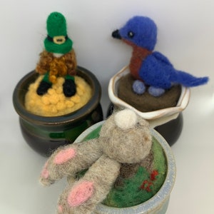 Spring-themed tiny pots