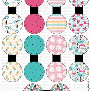 Peut inclure: Ensemble de 16 autocollants ronds aux motifs variés sur le thème de l'été. Les motifs comprennent des ananas, des pastèques, des palmiers, des chats et des feuilles tropicales. Les autocollants sont parfaits pour ajouter une touche de fun estival à vos créations, cadeaux et plus encore.