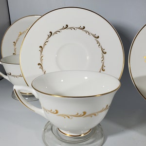 Vintage Royal Doulton England Bone China Rondo Gold Tea Cups and Saucers with Storage Cases Included