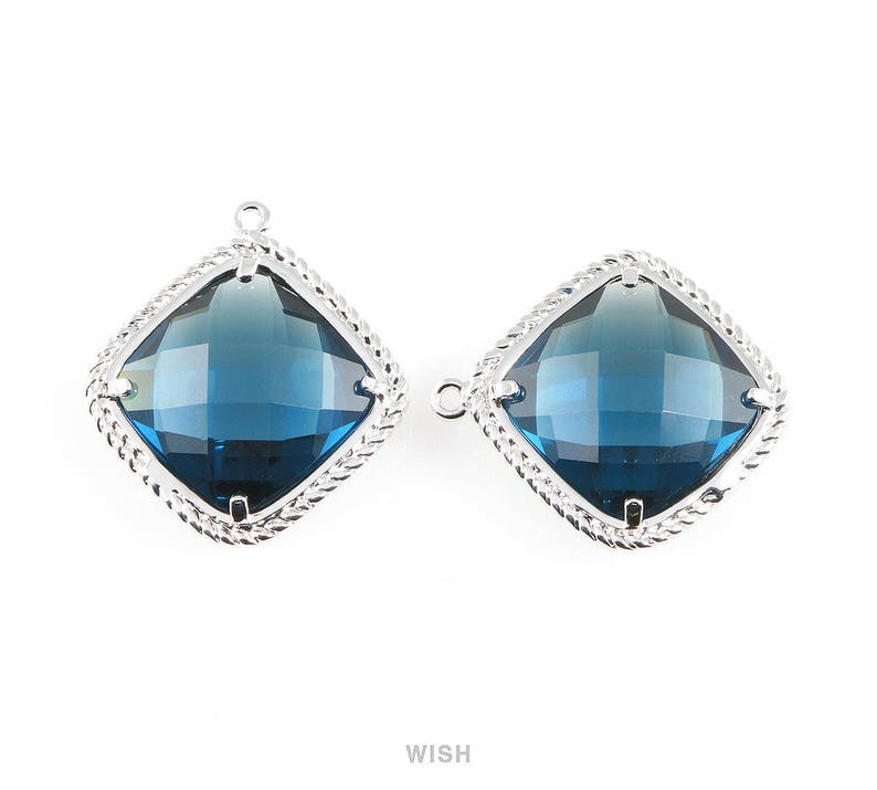 Framed Diamond Charms Birthstone Gems Sapphire 20mm x 22mm GMBG-032-P Montana Blue Diamond Shape Pendants in Gold