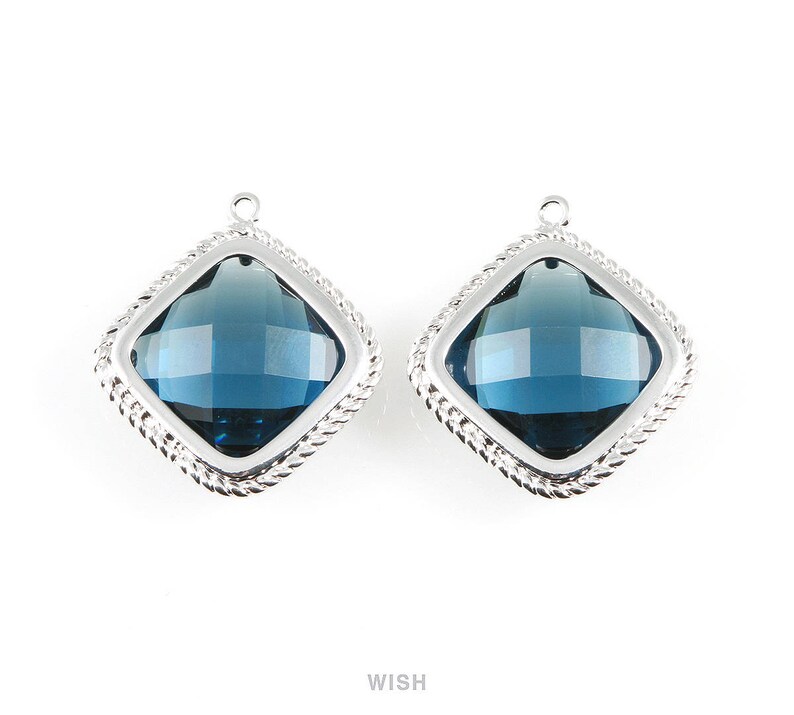Framed Diamond Charms Birthstone Gems Sapphire 20mm x 22mm GMBG-032-P Montana Blue Diamond Shape Pendants in Gold