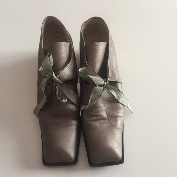 silver colour shoes womens