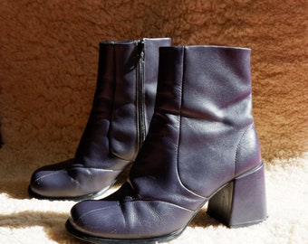 Vintage Y2K | Leather Boots | Purple | Ankle | AU 6.5 | 90s |