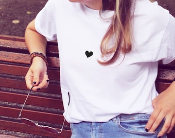 Little heart T-shirt, cute t-shirt, t-shirt gift for friend, trendy t-shirt, summer t-shirt, oversize t-shirt trendy