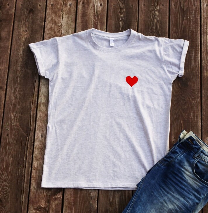 Little Heart T-shirt Minimalist Shirt for Women Birthday Gift - Etsy