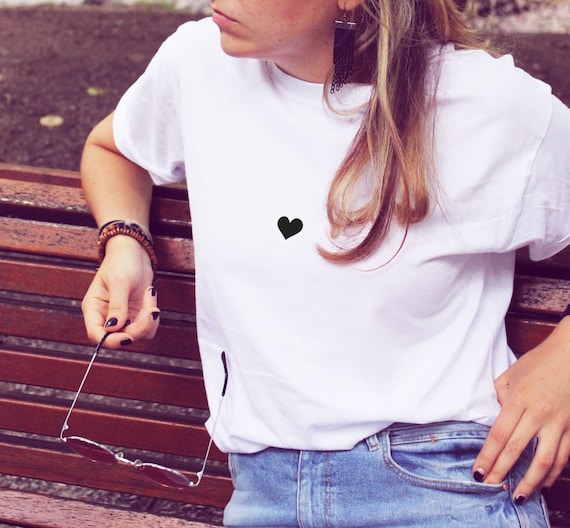 Little Heart T-shirt Cute T-shirt T-shirt Gift for Friend - Etsy