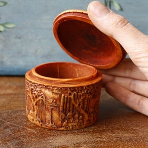 Vintage Chinese Carved Round Box, Carved Lacquer Box, Cinnabar Resin Chinese Box, Chinese Art, Chinese Jewelry Box, Oriental Art, Cinnabar
