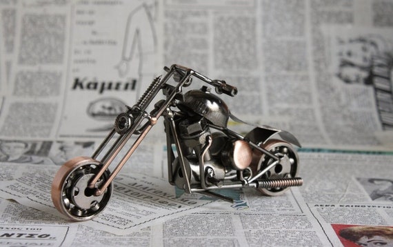 MOTO MINIATURE FER métal boulon roulement vis chopper harley décoration  renaud EUR 10,01 - PicClick FR