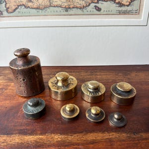 Set Of 8 Vintage Scale Weights In Wooden Base, Bronze Weights, Brass Weights,  Rustic Decoration, Antique Scale Balances, Paper Weight