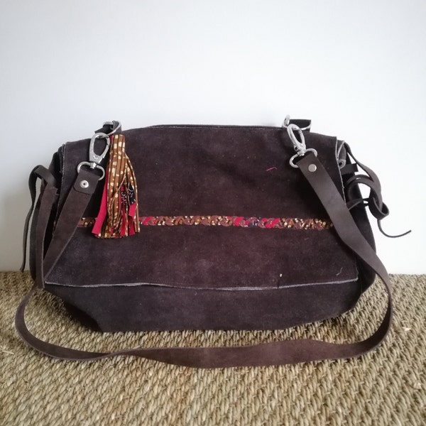 Soft suede Messenger bag and inside wax / worn shoulder or hand / Brown