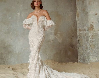 Mermaid wedding dress CALLISTO with open shoulders and long sleeves