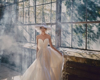 A-line chiffon slevelessn wedding dress ELEN with long train by Ange Etoiles