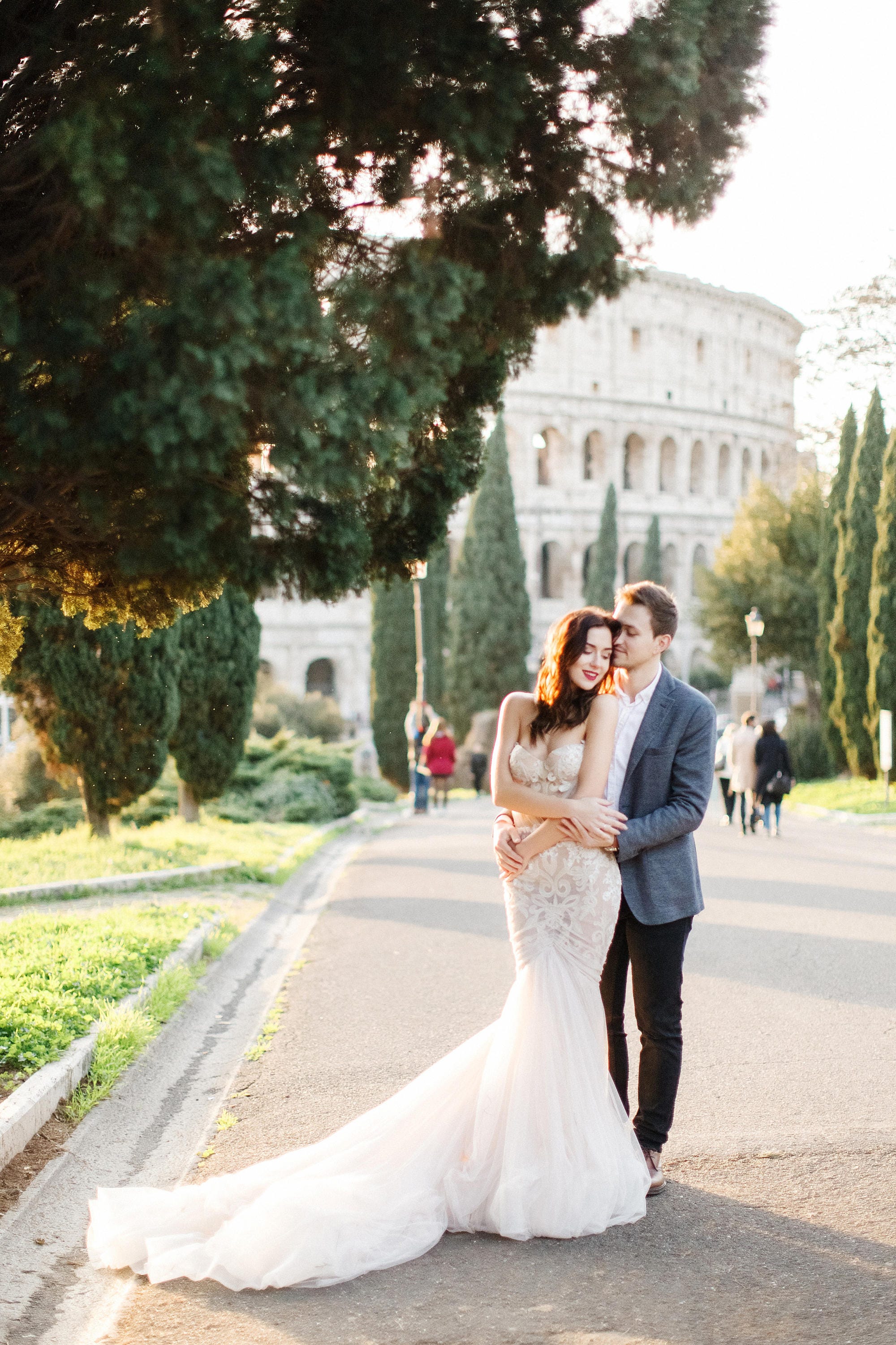 Mermaid Hochzeitskleid TEINI mit goldenen Spitze-Stickerei ...