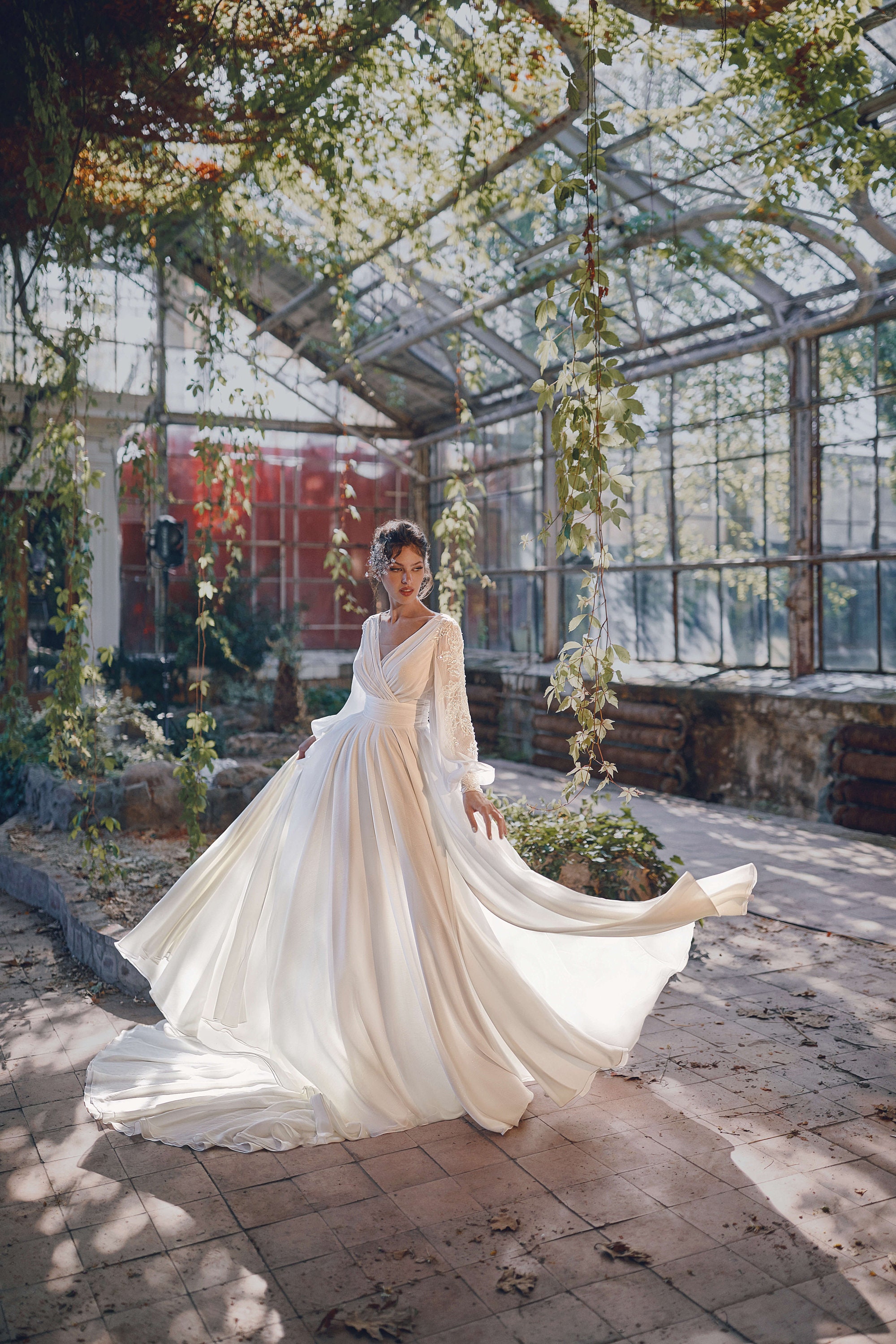 A line Chiffon Backless Wedding Dress POLETTA Wih Long Slevees and