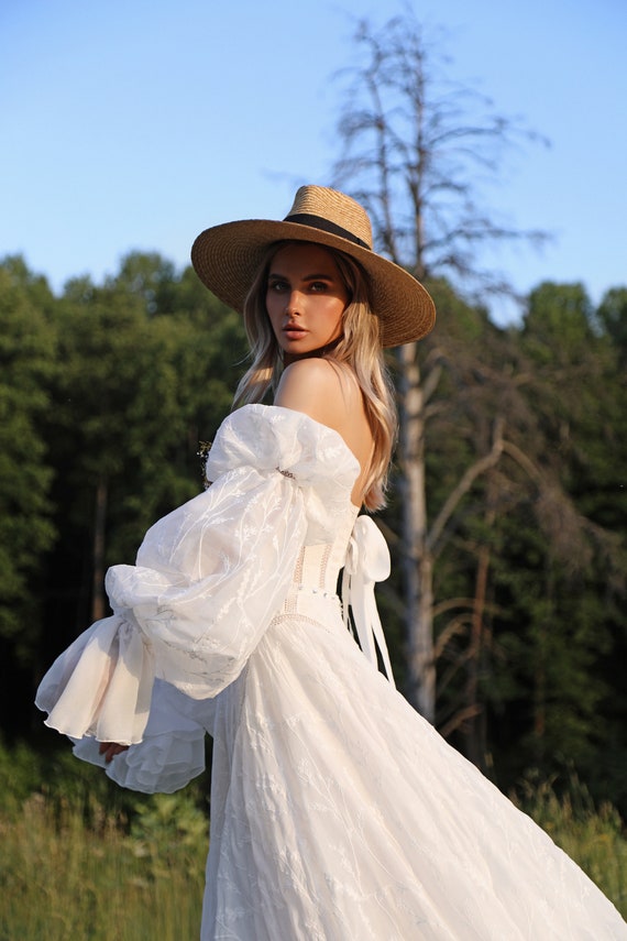 Boho wedding dress with train discount