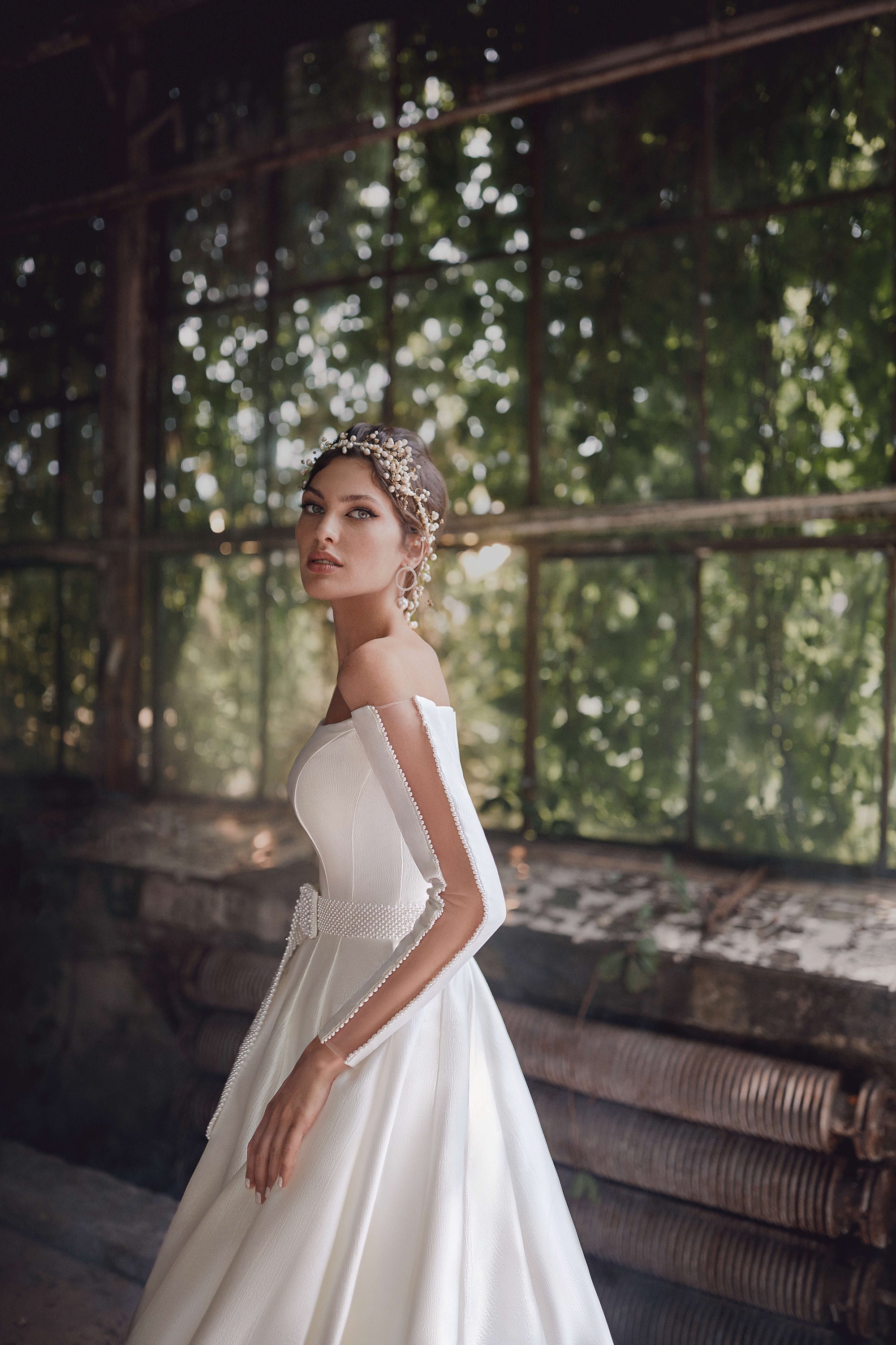 A-line Satin Wedding Dress ELIZA With Long Sleeves and Detachable