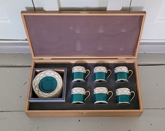 Vintage green porcelain mocha cups and saucers (6x) with gilt rim and gold decor in wooden box, marked RW Rudolf Wachter