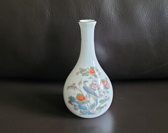 Jarrón de porcelana inglesa vintage con decoración de grulla / Jarrón de porcelana Kutani Crane, diseño floral pintado a mano, Wedgwood, Inglaterra, década de 1970