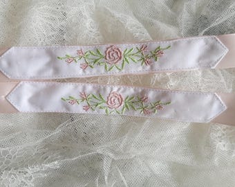 Strumpfband in vier Farben // zartes besticktes Strumpfband // rosa // hell gold