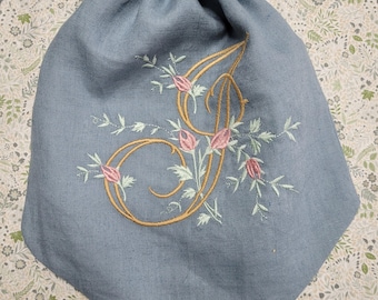 Bestickte Regency Reticule: Blaue Leinentasche mit Monogramm