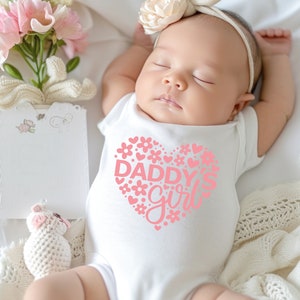Daddy&#39;s Girl Bodysuit - Baby Girl First Fathers Day Outfit - Fathers Day Bodysuit Daddys Baby Girl