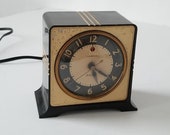ART DECO Table year 1930 bakelite GE clock