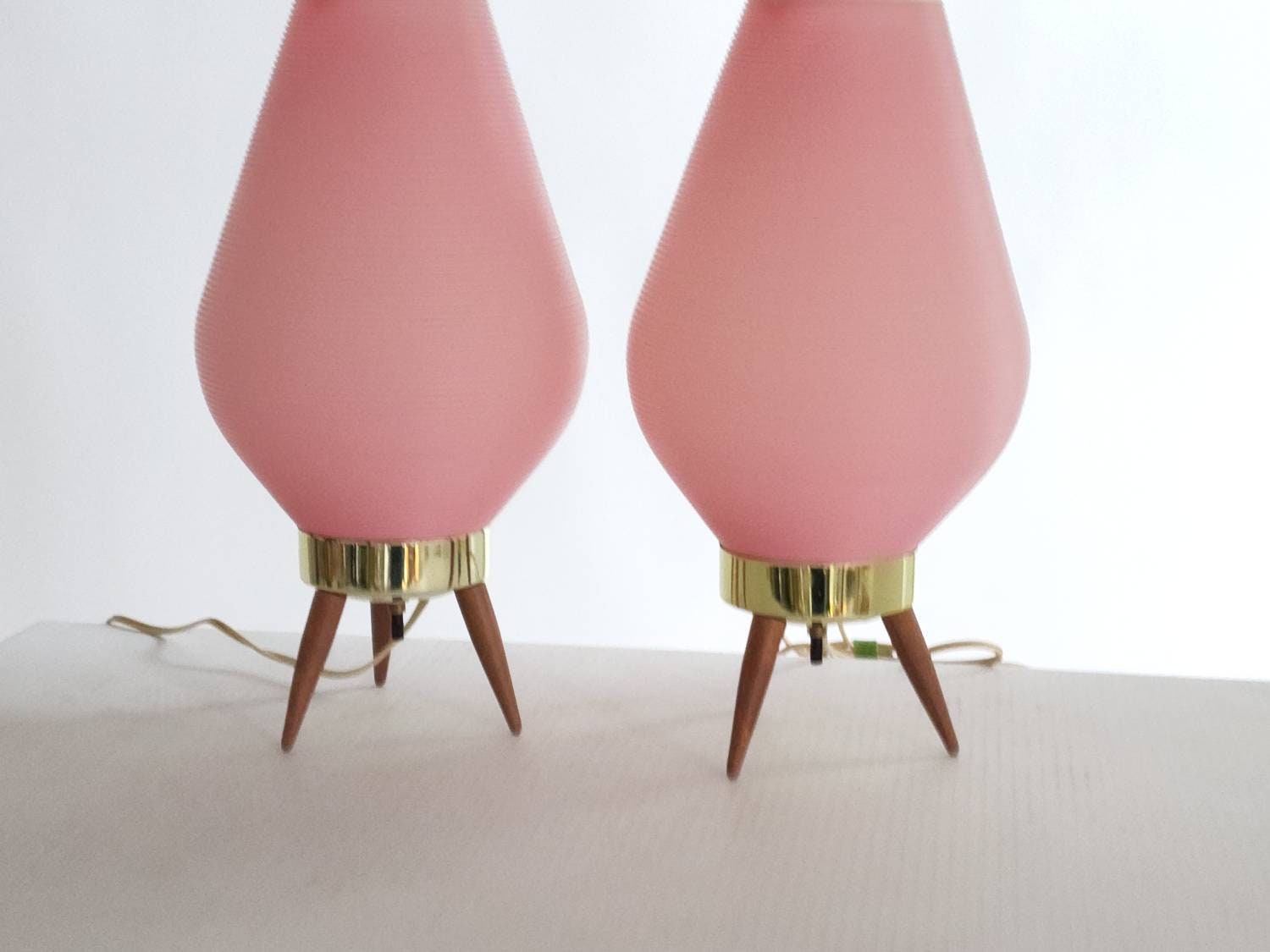 1970 2 VINTAGE TABLE LAMPS Etsy Canada