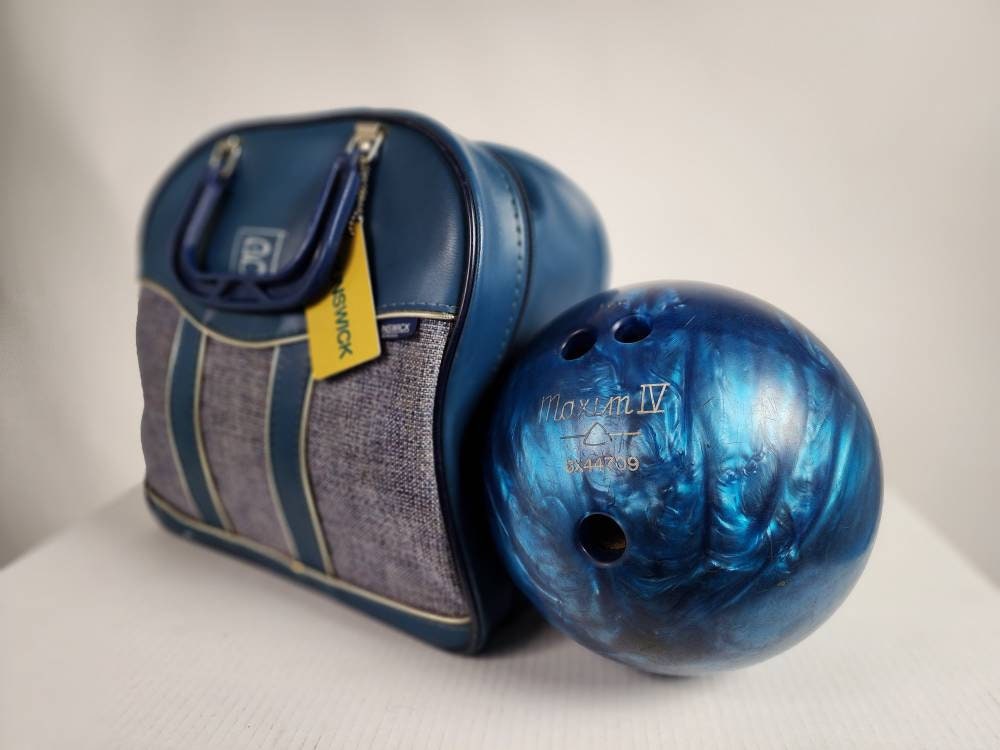 Vintage Brunswick Blue Bowling Ball Bag with Metal Rack Tri-color