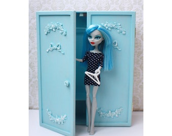 Dollhouse wardrobe for Monster High, Ever After High