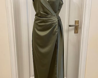 slim fit dress slacks Dark Green Wrap Satin Dress With Flutter Sleeves main image 1