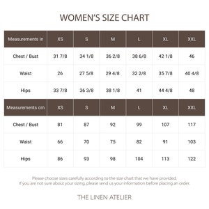 Puede incluir: Una tabla de tallas para ropa de mujer con medidas en pulgadas y cent&iacute;metros. La tabla muestra tallas desde XS hasta XXL, con medidas para el pecho, la cintura y las caderas.