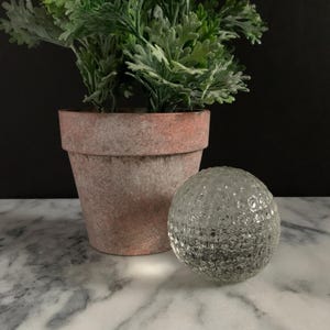 Presse-papiers vintage boule de golf en verre cristal, objet de collection