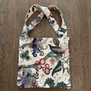 Bolsa de mano reciclada hecha a mano