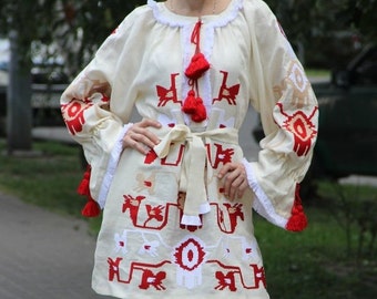 Ethnic embroidered linen tunic dress with birds and floral embroidery Fashion ukrainian vyshyvanka robe plus size