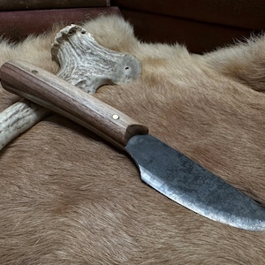 Bezalel Collective ARTISAN SERIES Coltello da campo maculato in noce bianca